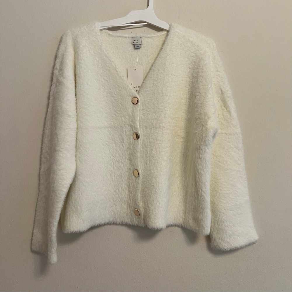 A New Day Cream Button-Up Cardigan – Size XL – New - Picture 2 of 6